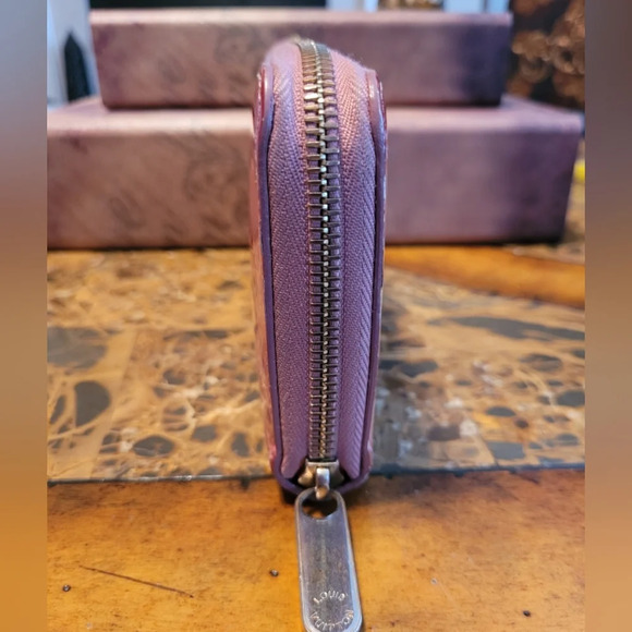 LOUIS VUITTON IKAT PINK VERNIS LONG WALLET - Picture 4 of 8